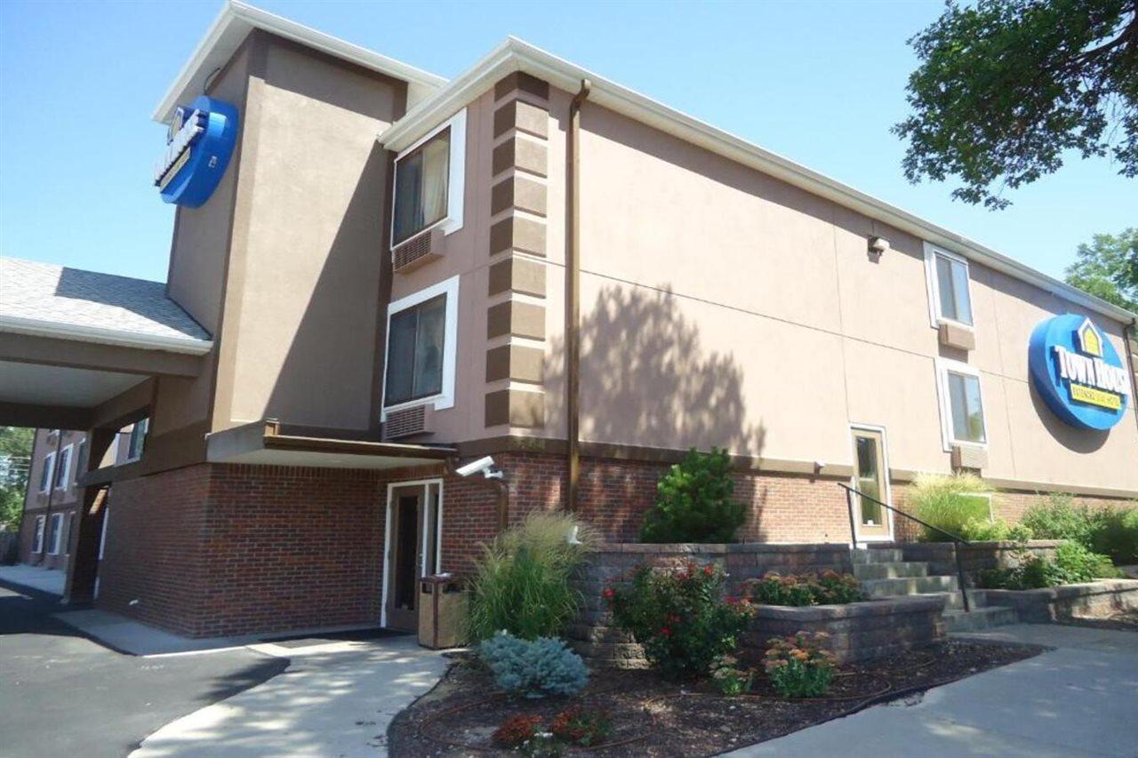 Townhouse Extended Stay Hotel Downtown Lincoln Exteriör bild