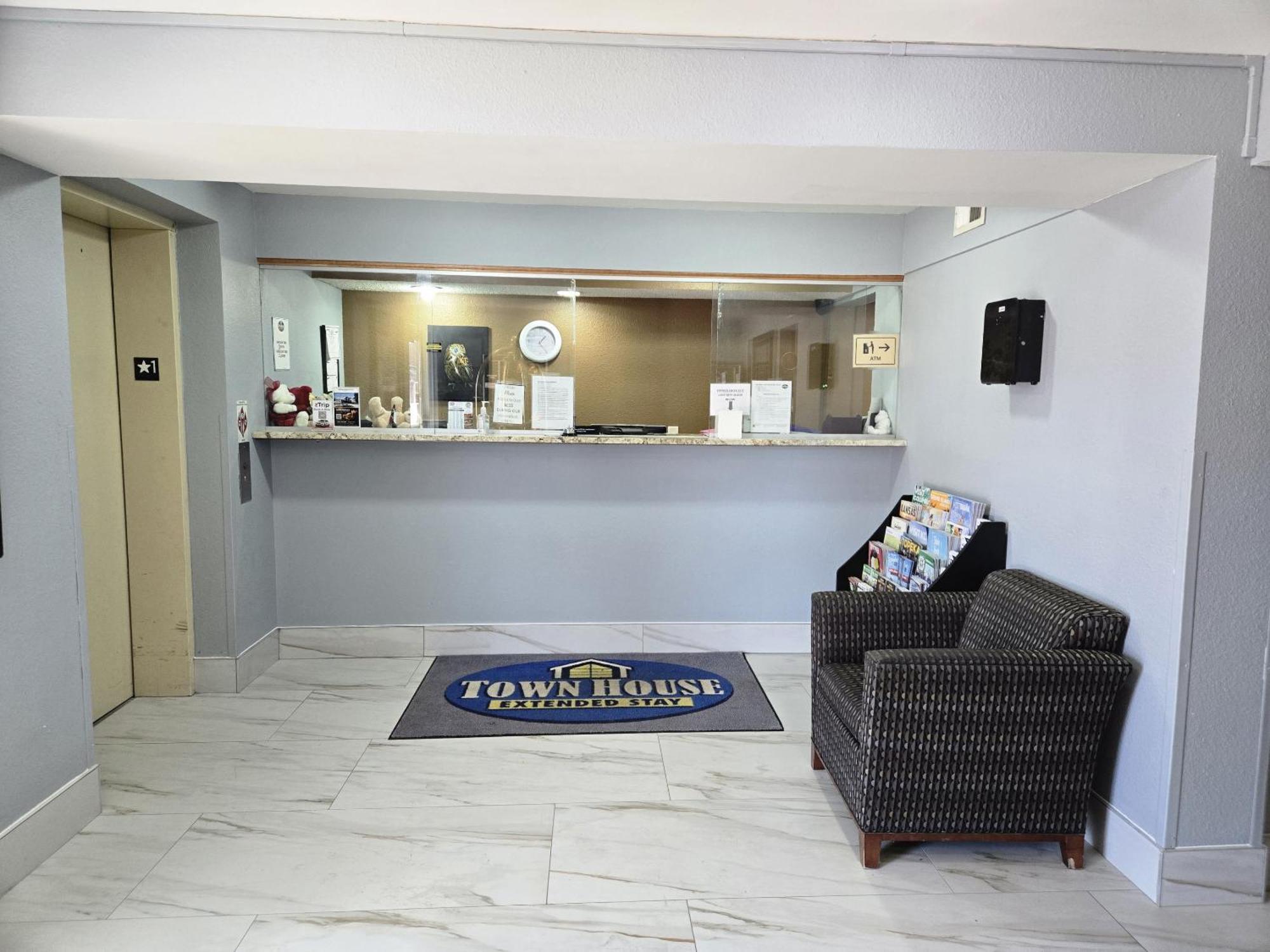 Townhouse Extended Stay Hotel Downtown Lincoln Exteriör bild