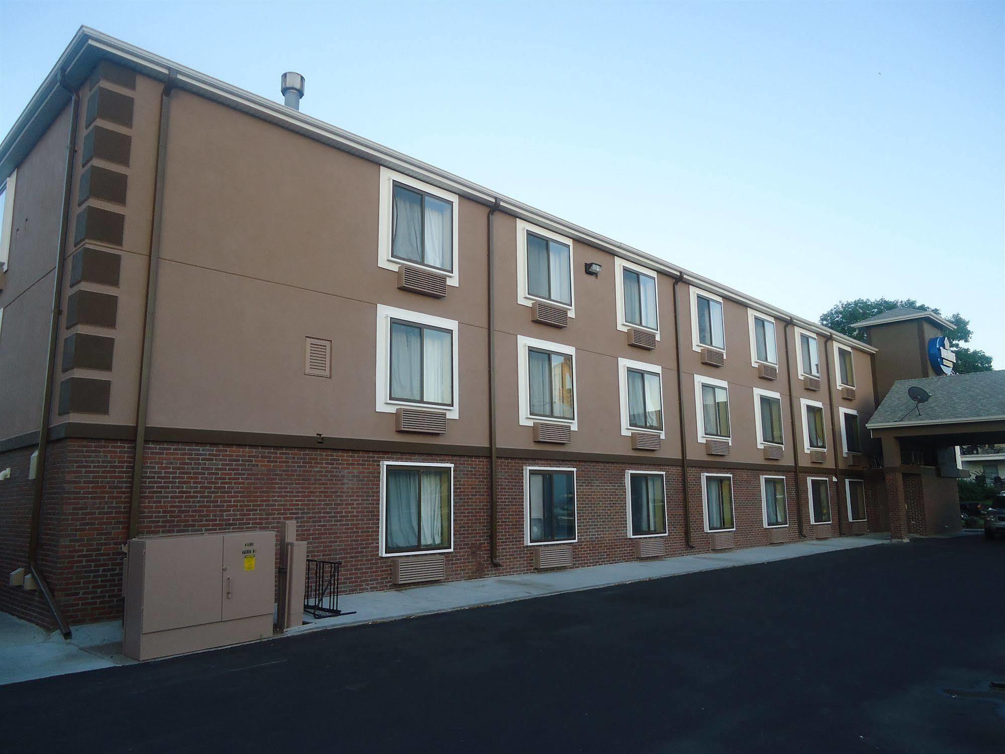 Townhouse Extended Stay Hotel Downtown Lincoln Exteriör bild