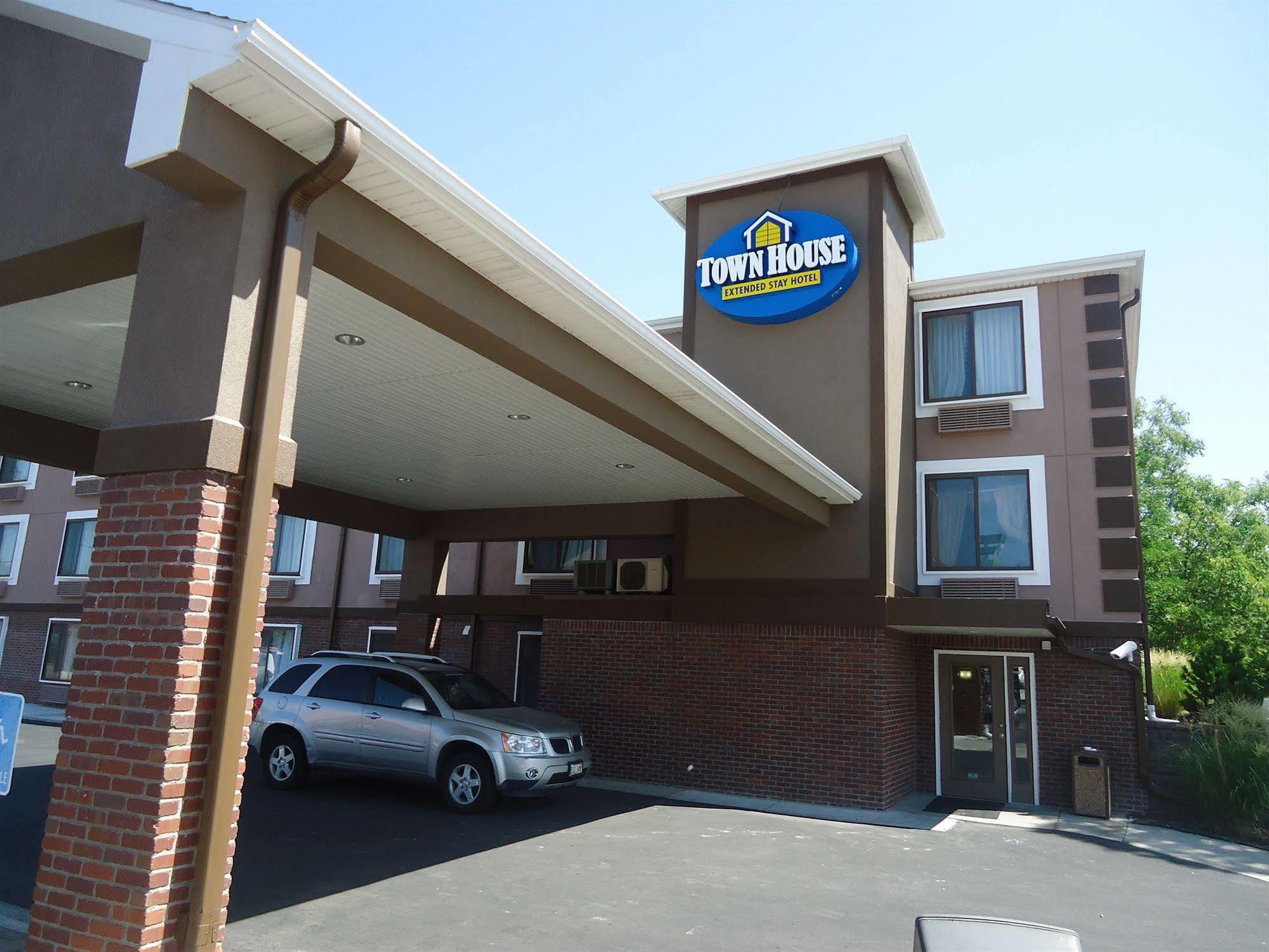 Townhouse Extended Stay Hotel Downtown Lincoln Exteriör bild